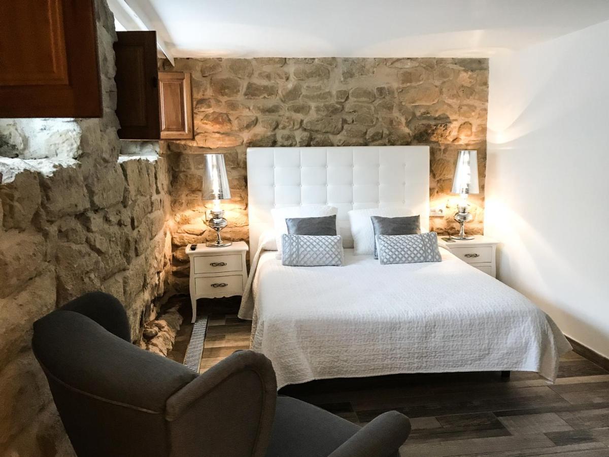 منزل الضيف Samaniego  في La Casona De Alutiz & Bodega المظهر الخارجي الصورة